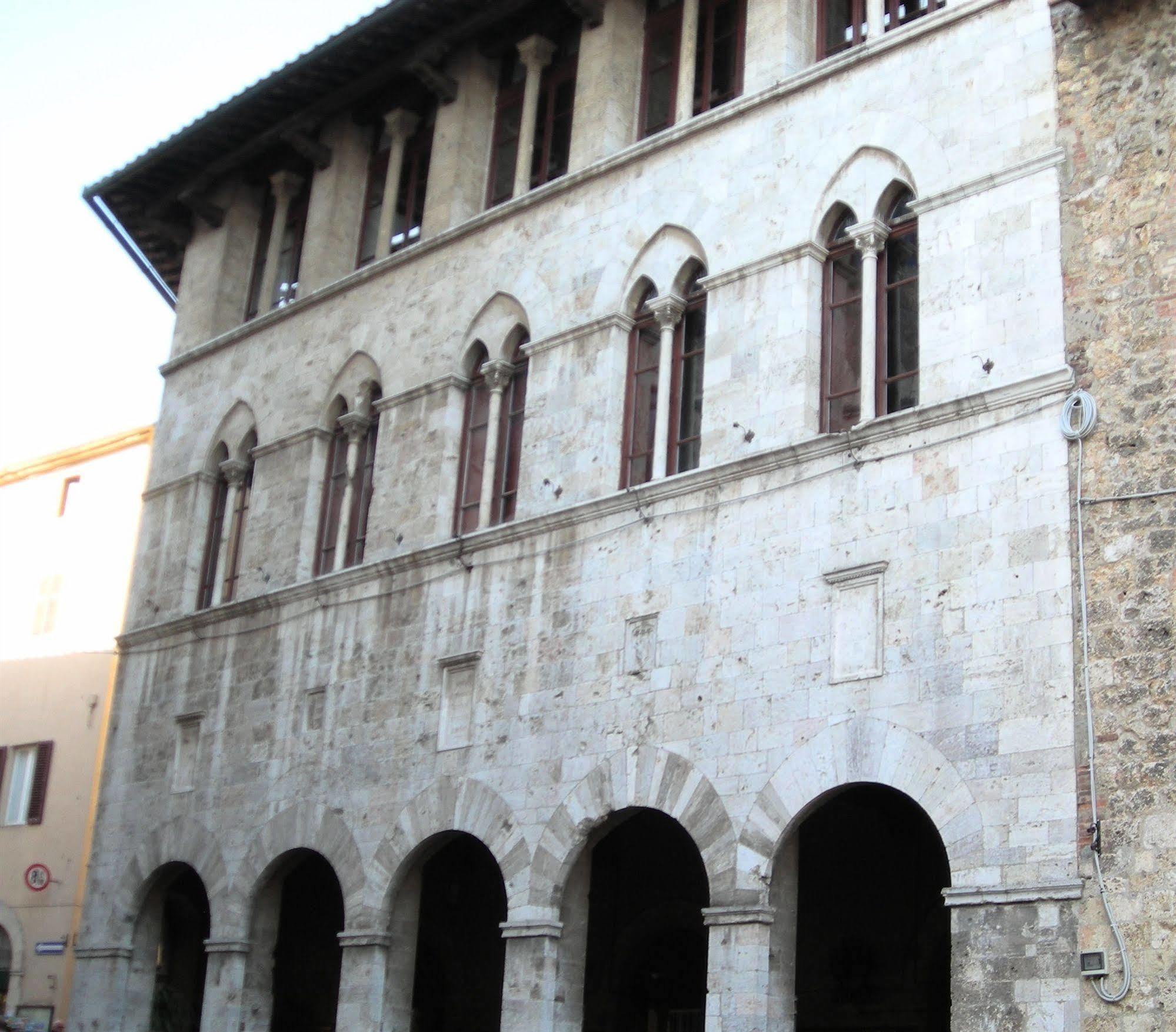 Residenza D'Epoca Palazzo Malfatti Aparthotel Massa Marittima Bagian luar foto